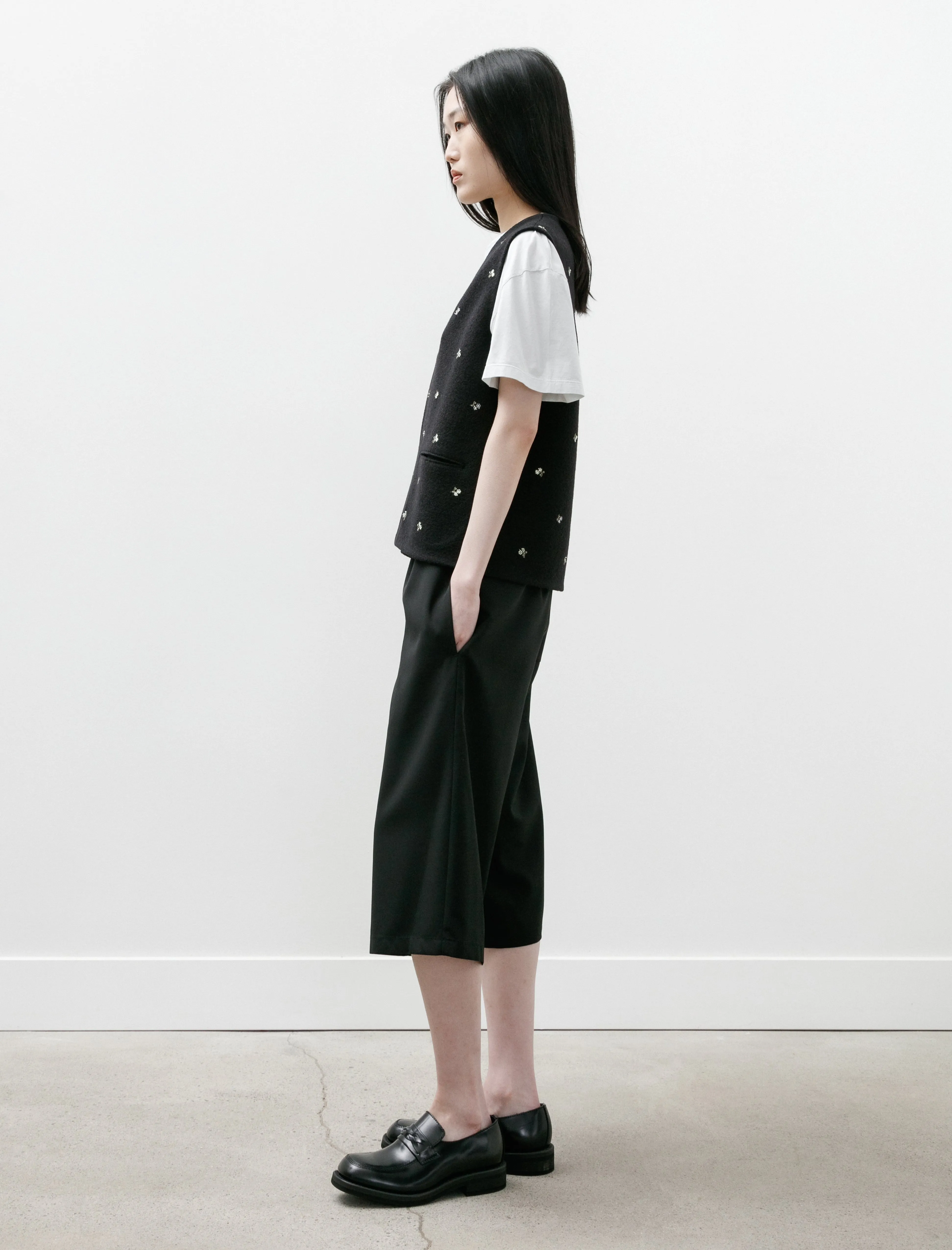 Walker Gilet Black Flowers Felted