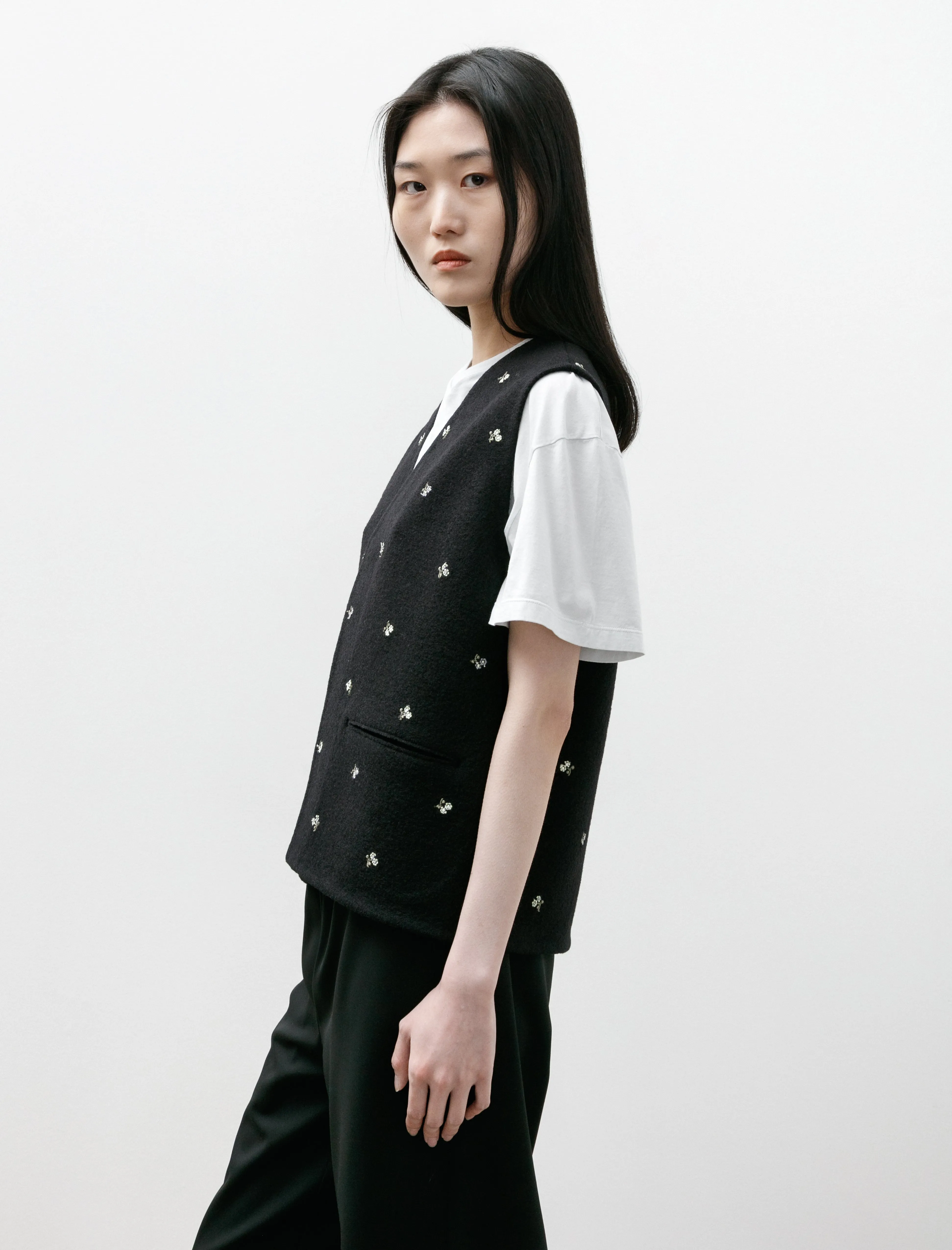 Walker Gilet Black Flowers Felted