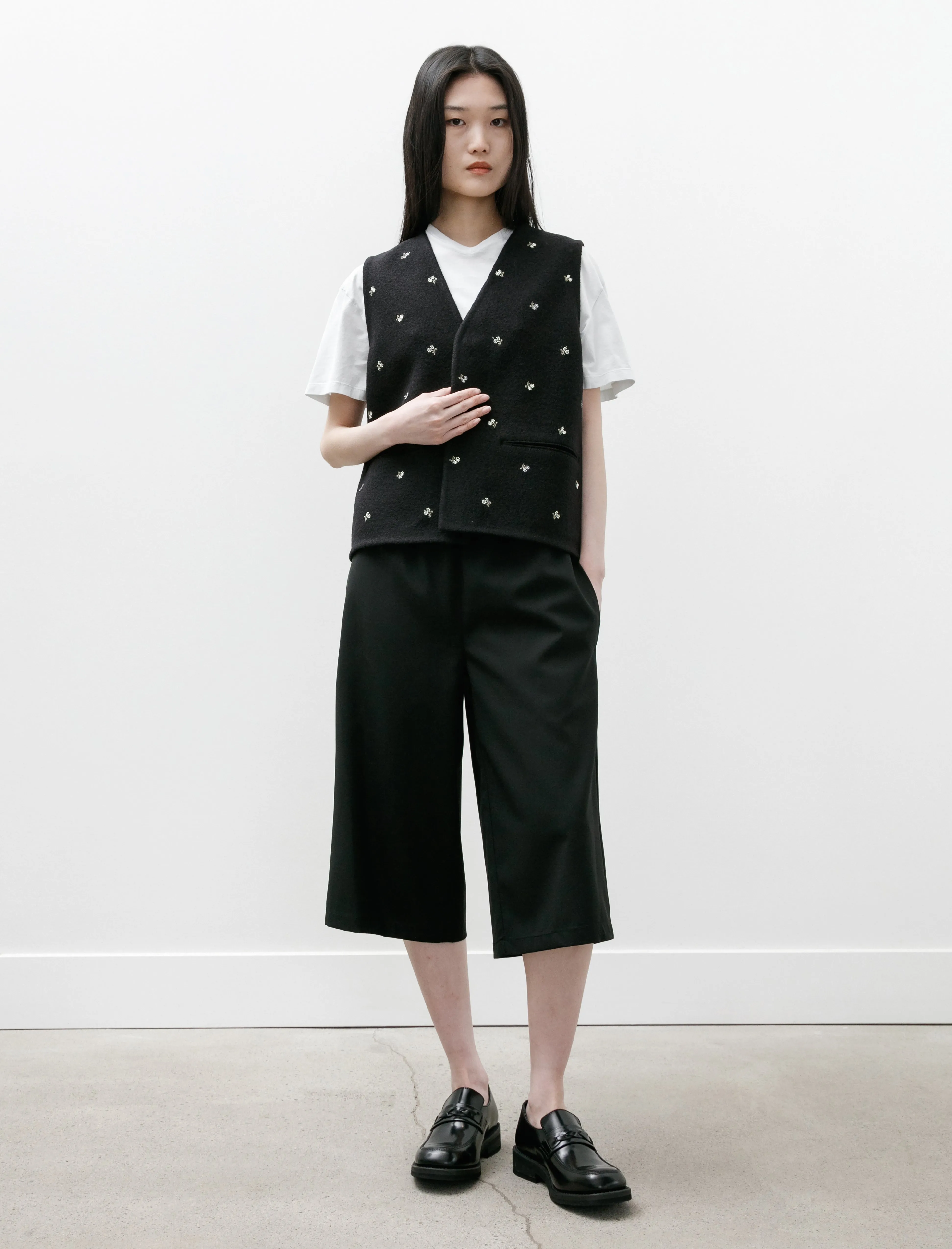 Walker Gilet Black Flowers Felted